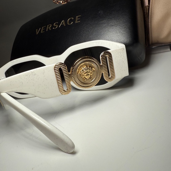 VERSACE white womans sunglasses - Picture 4 of 9